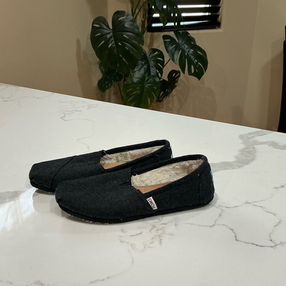 Tom’s Black Wool Splip On Flats Size 7.5